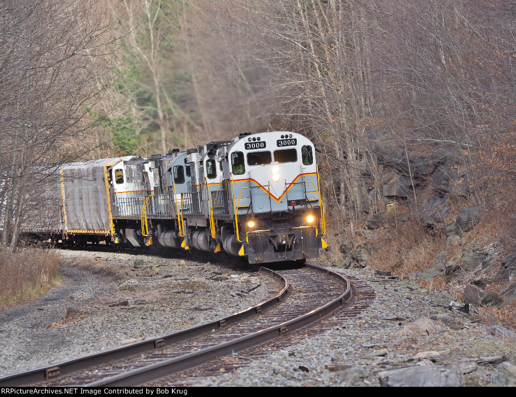 DL train PO-74 approaching Lehigh Summit, eastbound